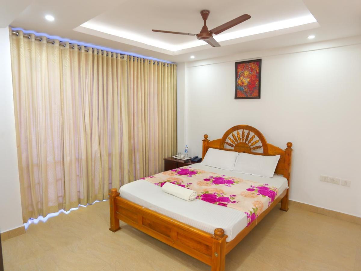Hare Krishna Inn Ґуруваюр Екстер'єр фото