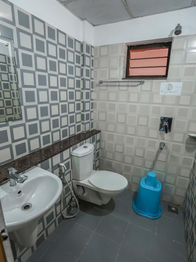 Hare Krishna Inn Ґуруваюр Екстер'єр фото