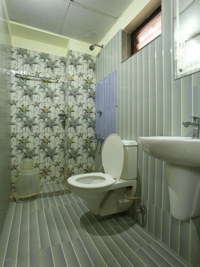 Hare Krishna Inn Ґуруваюр Екстер'єр фото