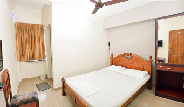 Hare Krishna Inn Ґуруваюр Екстер'єр фото