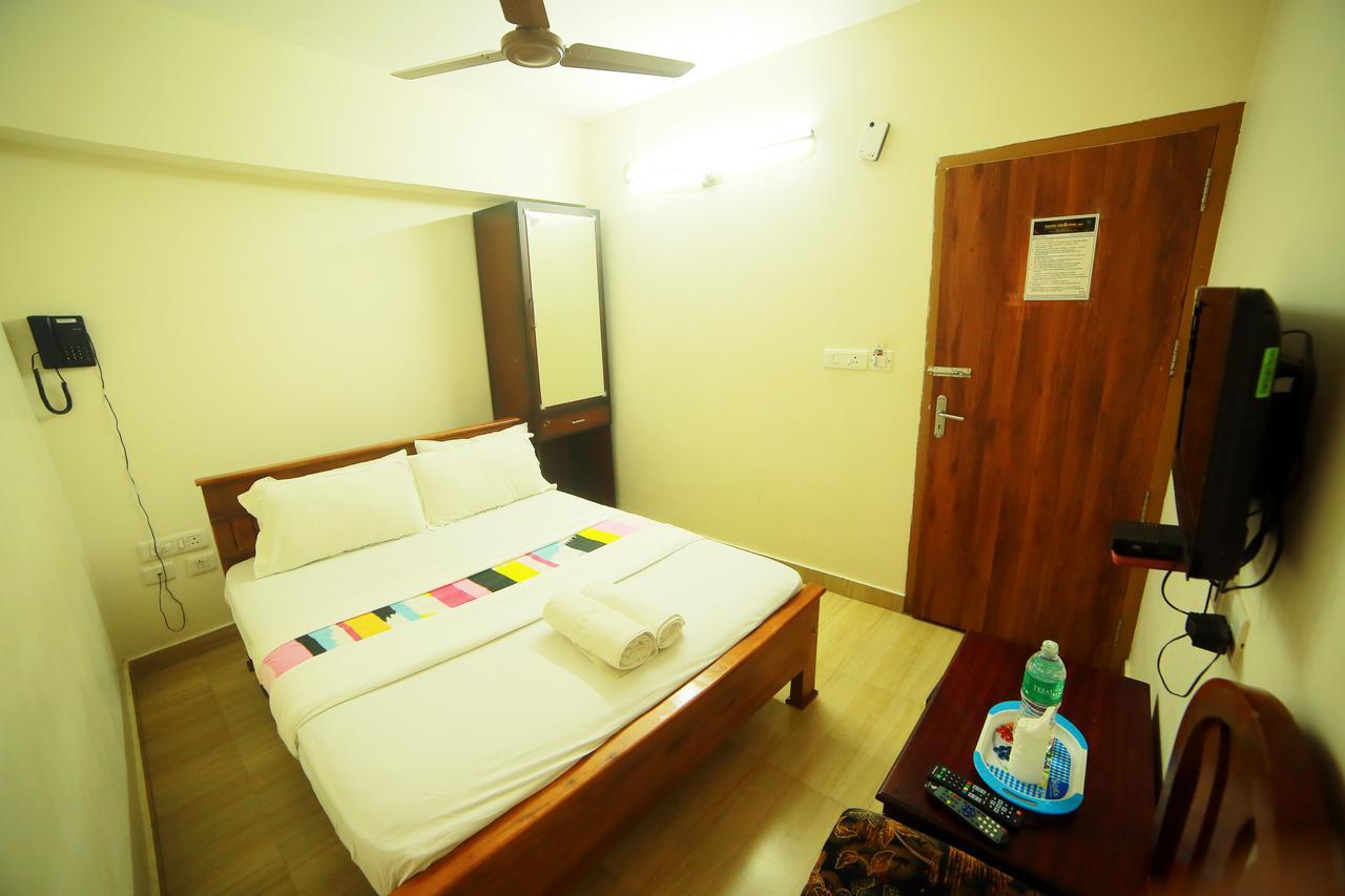Hare Krishna Inn Ґуруваюр Екстер'єр фото